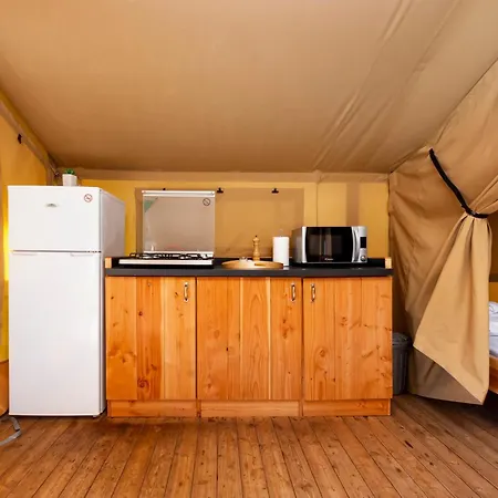 Glamping And Mobile Homes Lavanda - Centre Bi Village Fažana