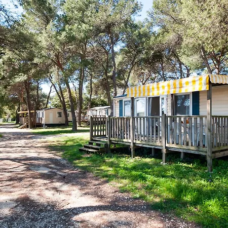 Glamping And Mobile Homes Lavanda - Centre Bi Village Ferienpark Fažana