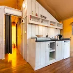 Glamping And Mobile Homes Lavanda - Centre Bi Village