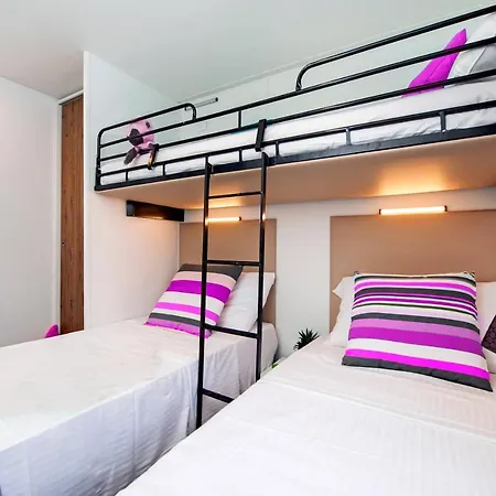 منتزه العطل Glamping And Mobile Homes Lavanda - Centre Bi Village