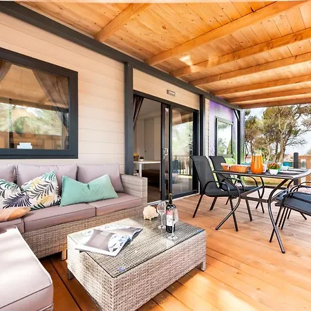 Centre Bi Village - Glamping And Mobile Homes Lavanda Tatil parkı 4*