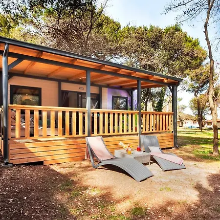 Centre Bi Village - Glamping And Mobile Homes Lavanda Tatil parkı Fažana