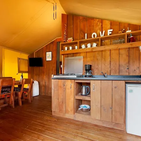 منتزه العطل Glamping And Mobile Homes Lavanda - Centre Bi Village