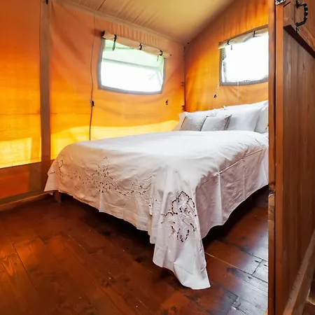 Tatil parkı Centre Bi Village - Glamping And Mobile Homes Lavanda 4*