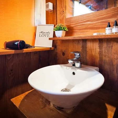 Vakantiepark Centre Bi Village - Glamping And Mobile Homes Lavanda 4*