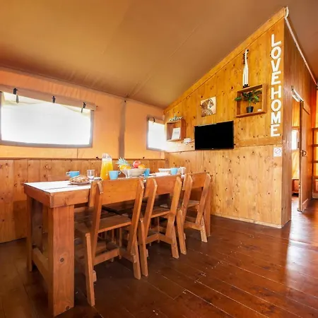 منتزه العطل Glamping And Mobile Homes Lavanda - Centre Bi Village 4*