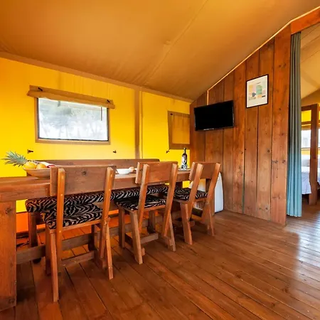 Tatil parkı Centre Bi Village - Glamping And Mobile Homes Lavanda 4*