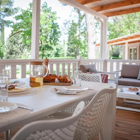 Glamping And Mobile Homes Lavanda - Centre Bi Village فاجانا