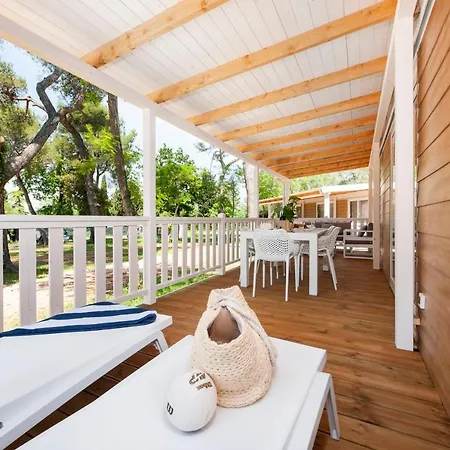 Centre Bi Village - Glamping And Mobile Homes Lavanda Parque de vacaciones