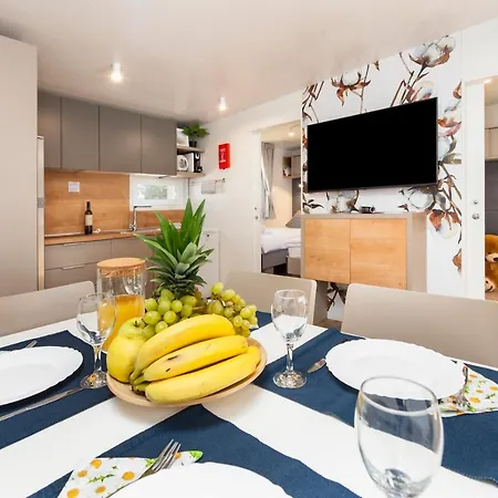 Centre Bi Village - Glamping And Mobile Homes Lavanda 4*
