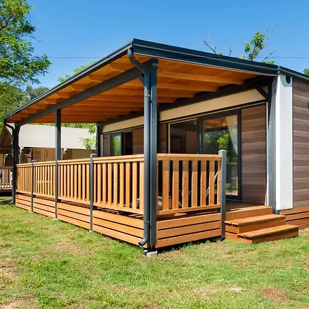 Glamping And Mobile Homes Lavanda - Centre Bi Village منتزه العطل