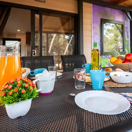 Centre Bi Village - Glamping And Mobile Homes Lavanda 4* Fažana