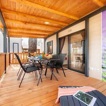 Centre Bi Village - Glamping And Mobile Homes Lavanda 4* Fažana