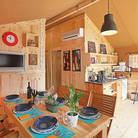 منتزه العطل Glamping And Mobile Homes Lavanda - Centre Bi Village